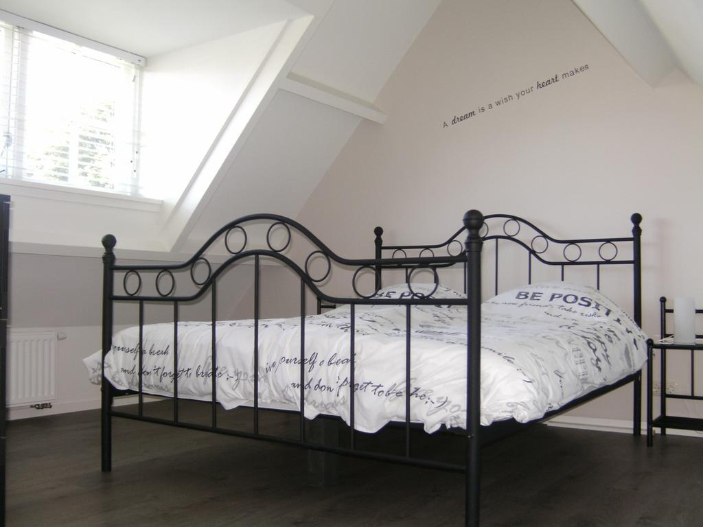 'T Laaisterplakky Bed & Breakfast Oude Bildtzijl Room photo