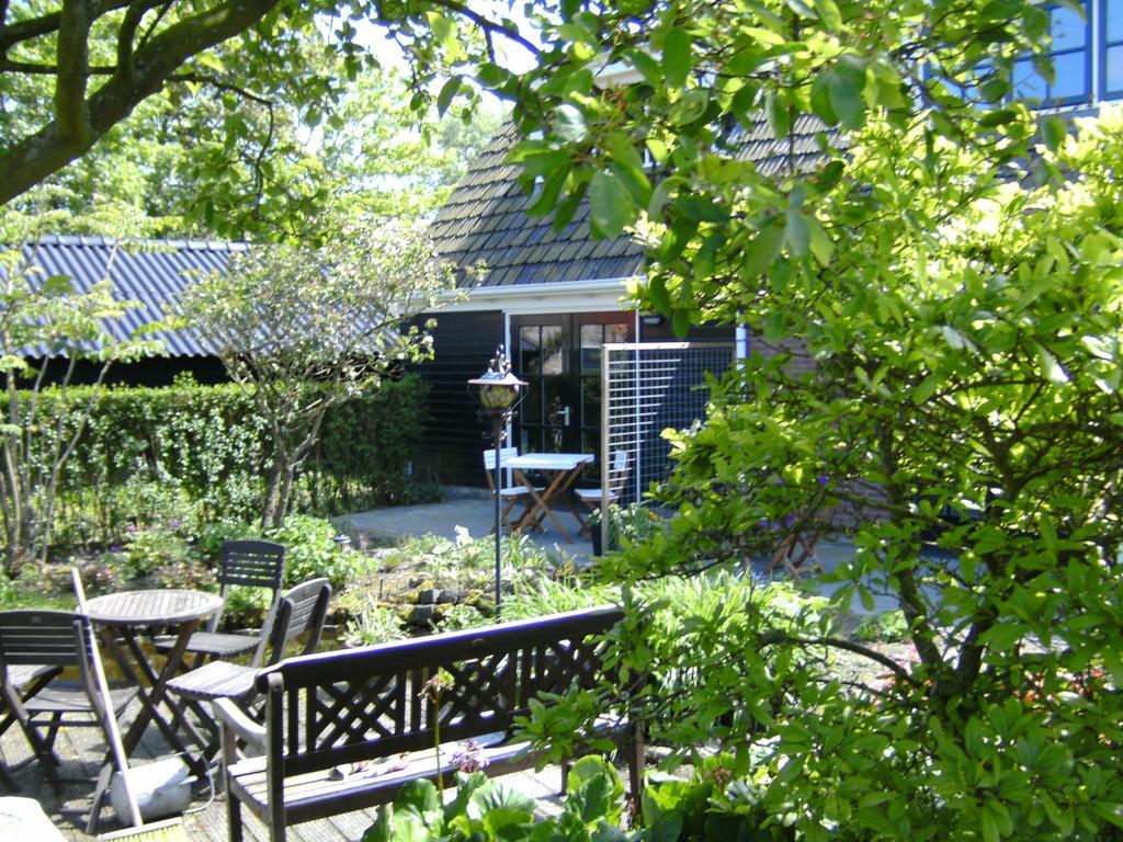 'T Laaisterplakky Bed & Breakfast Oude Bildtzijl Exterior photo