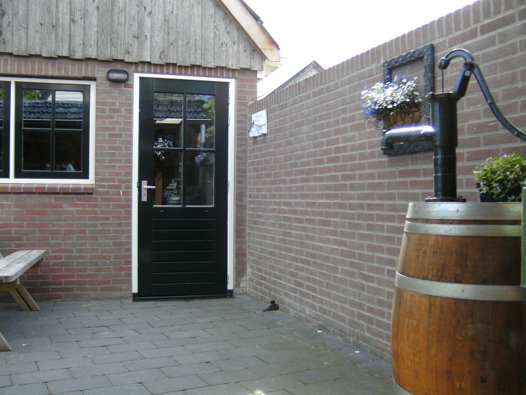 'T Laaisterplakky Bed & Breakfast Oude Bildtzijl Exterior photo