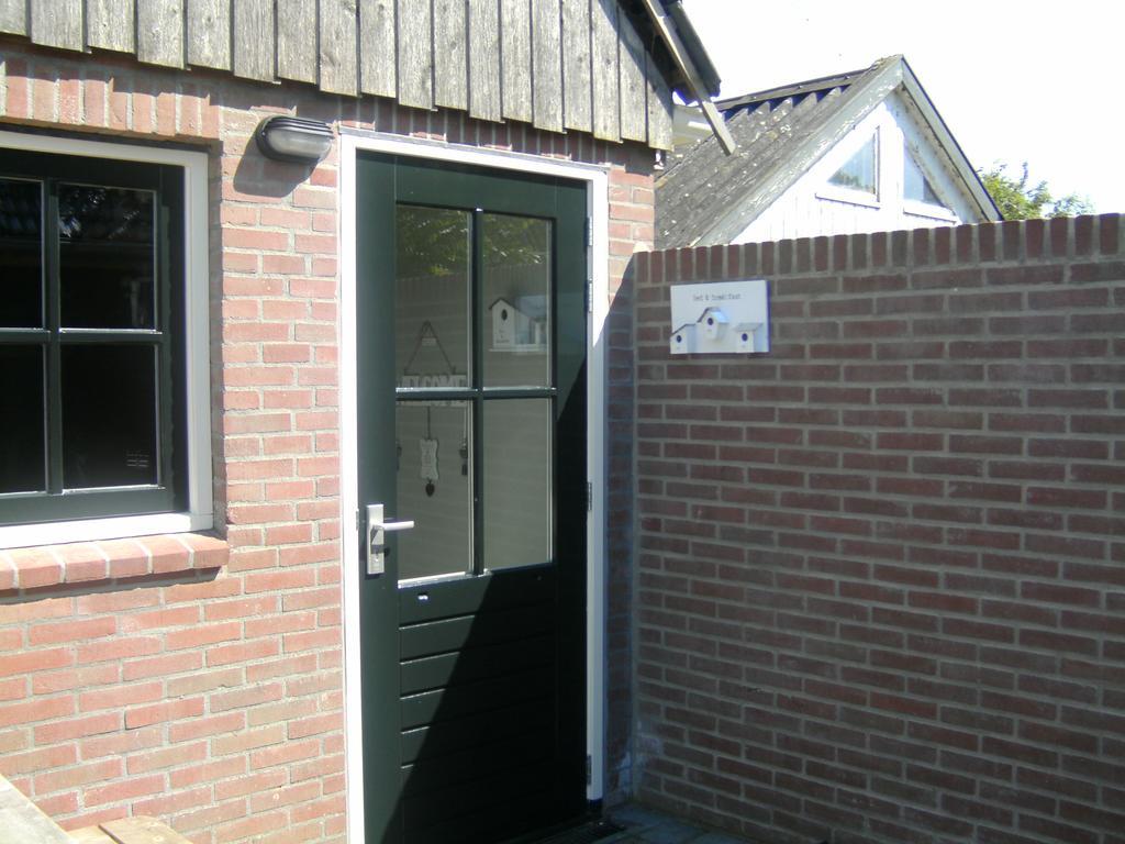 'T Laaisterplakky Bed & Breakfast Oude Bildtzijl Exterior photo